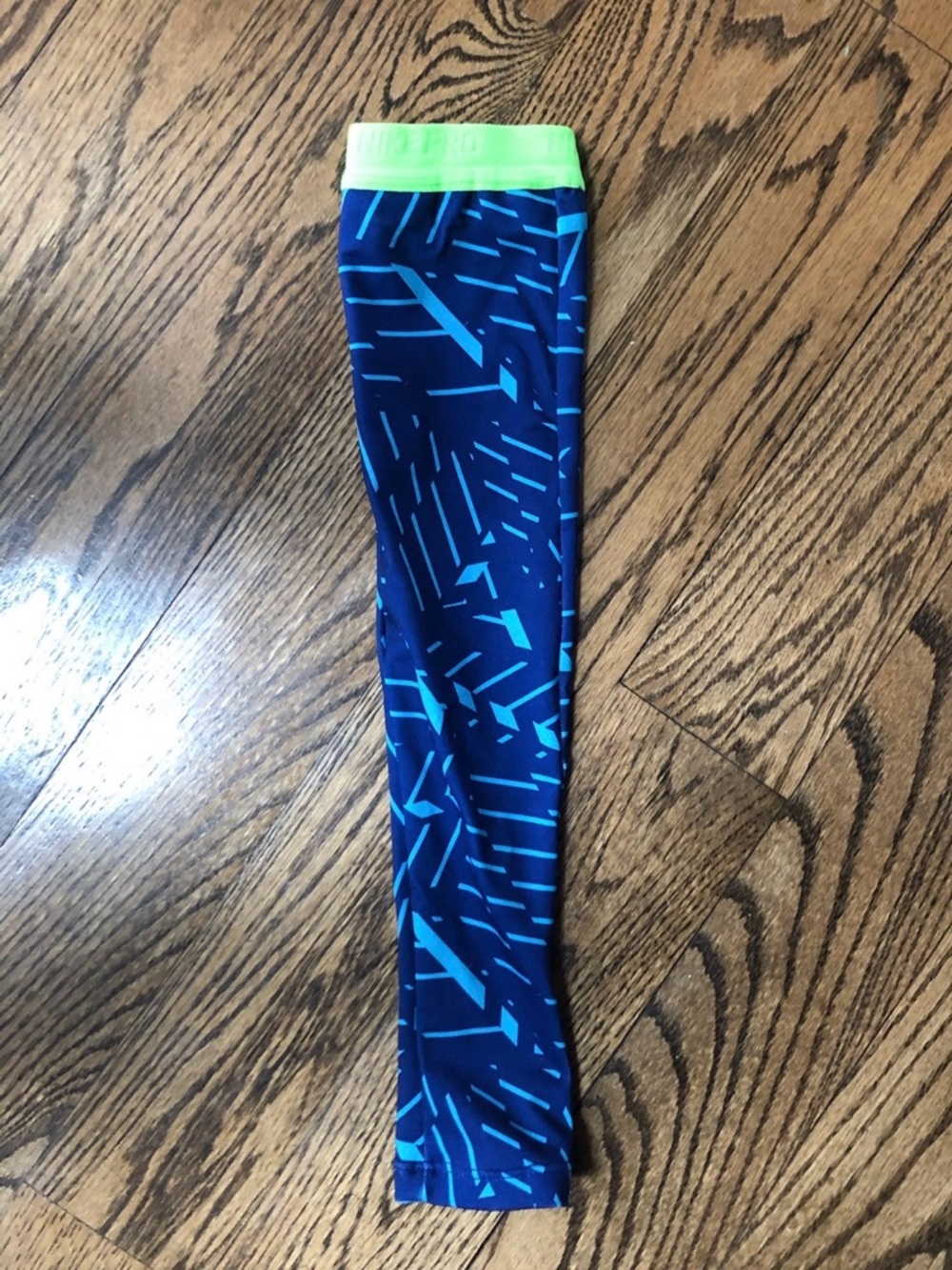 Nike youth sports sleeve pair